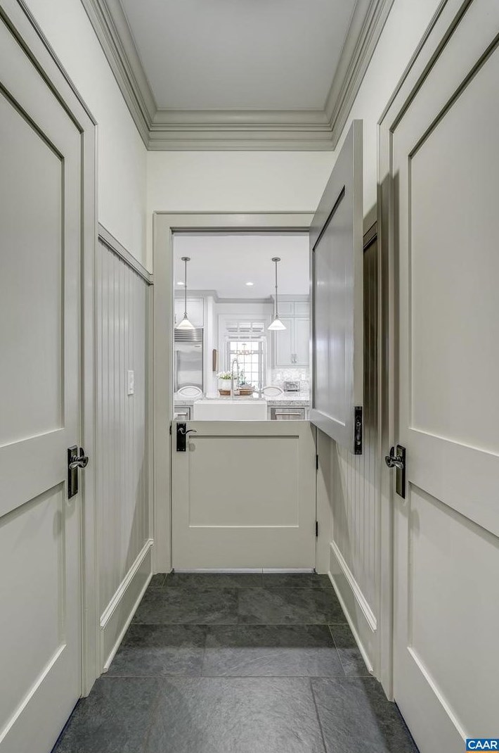 1118 Club Dr, Keswick VA 22947-2613 exterior