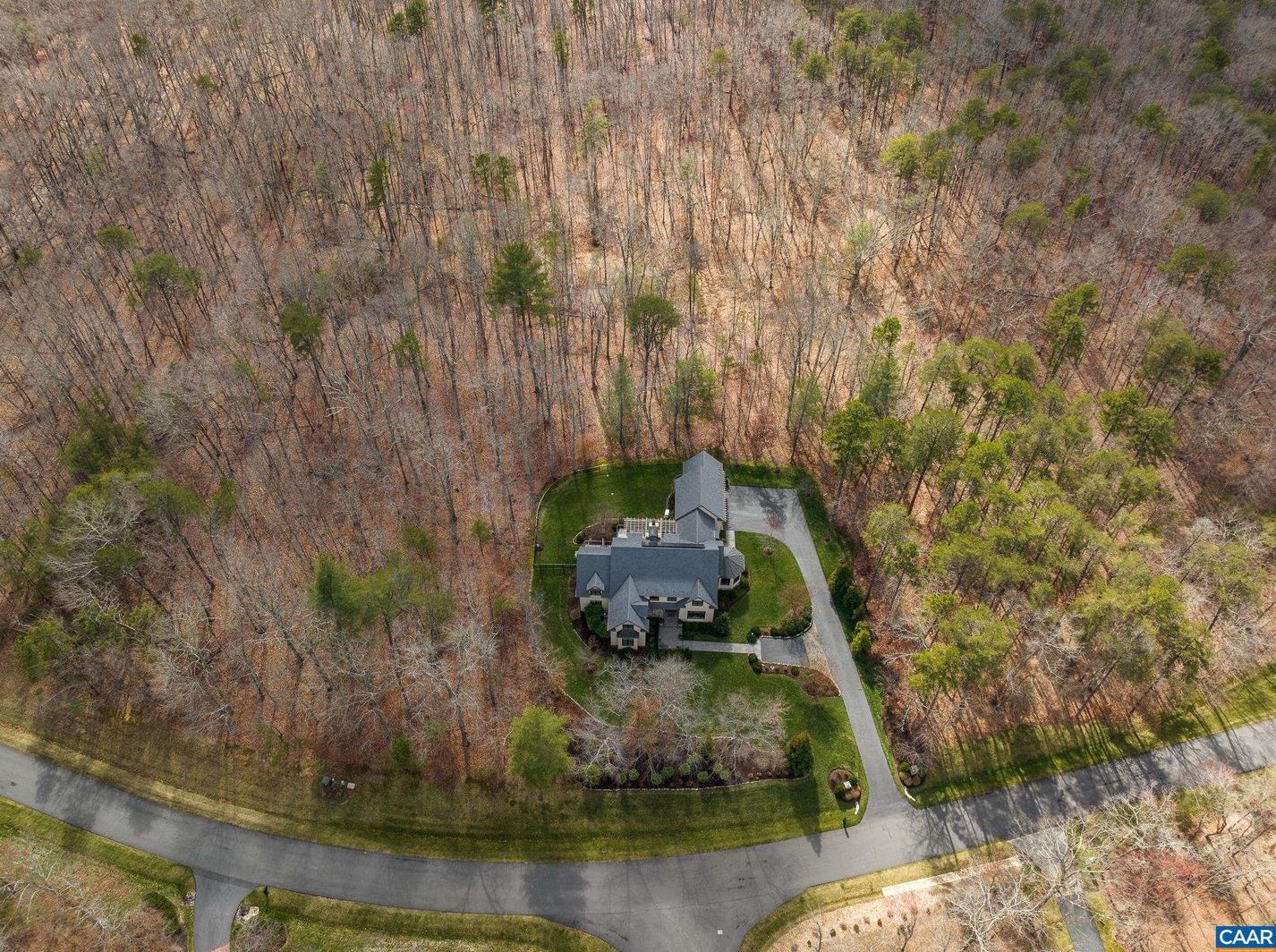 1118 Club Dr, Keswick VA 22947-2613 exterior