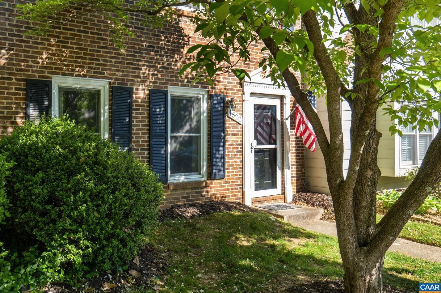 1522 Minor Ridge Ct, Charlottesville VA  22901-1628 exterior