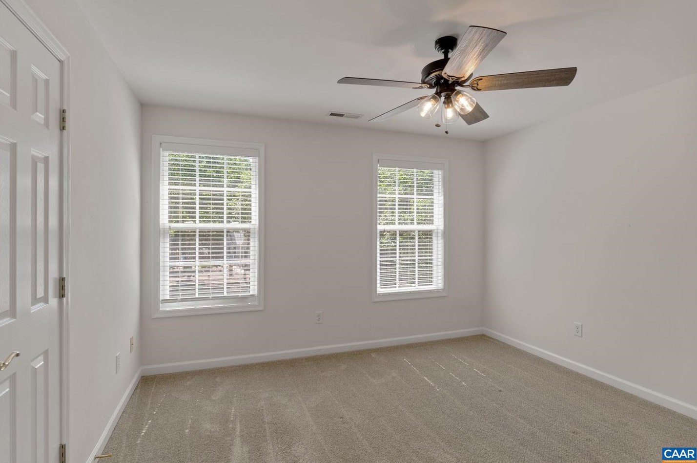 34 Marwood Dr, Bybee VA  22963-2814 exterior