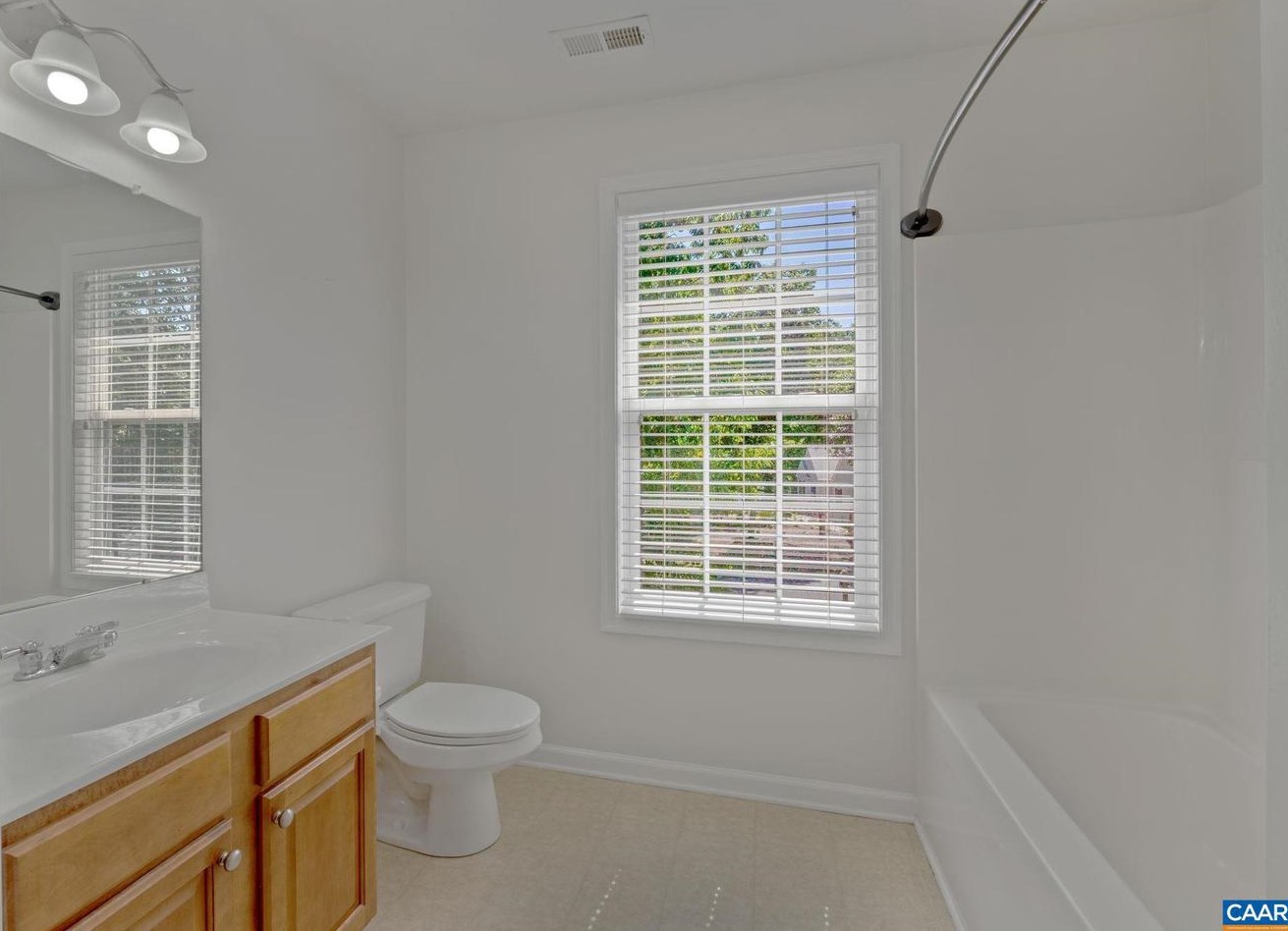 34 Marwood Dr, Bybee VA  22963-2814 exterior