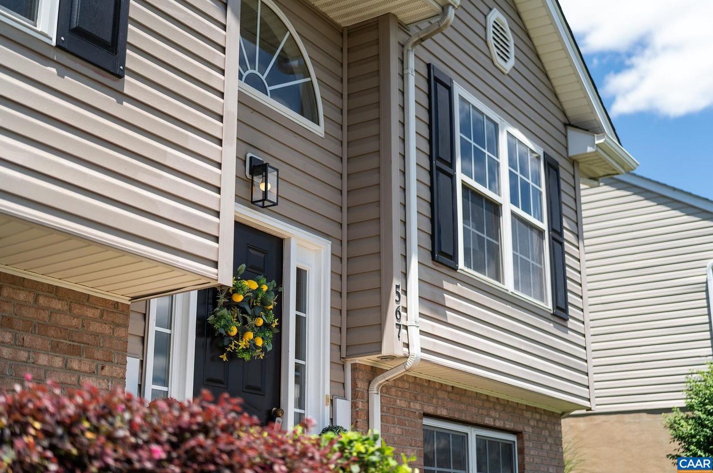 567 Edwardian Ln, Waynesboro VA  22980-2378 exterior