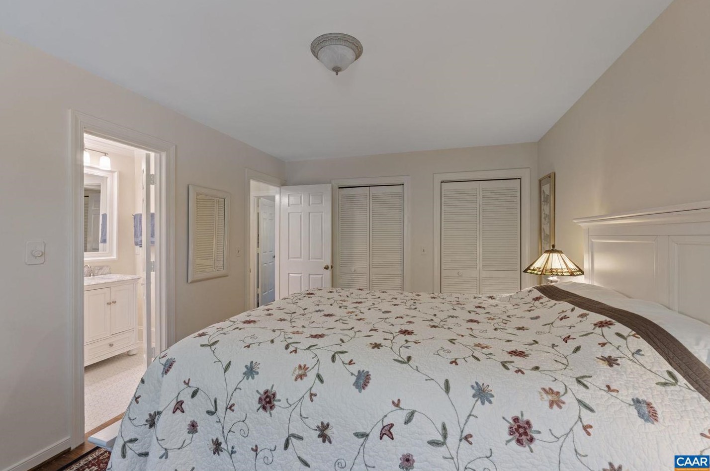 1817 University Cir, Charlottesville VA 22903-1801 exterior