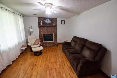 2625 Martin Kings Rd, Scottsville, VA 24590 - Photo 9