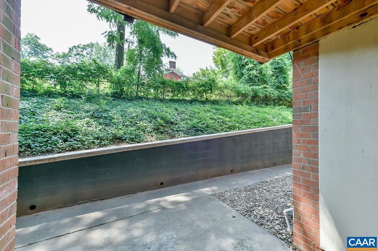 1215 Wertland St, Charlottesville VA  22903-2850 exterior