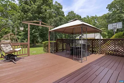 366 Saint Ivy Ave, Troy, VA 22974 - Photo 9