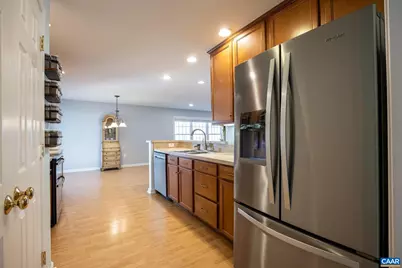 2102 N Lakeshore Dr, Louisa, VA 23093 - Photo 5