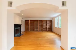 249 E Jefferson St, Charlottesville, VA 22902 - Photo 3