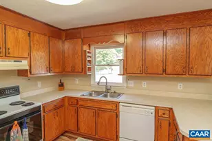 197 Sherwood Dr, Waynesboro, VA 22980 - Photo 13