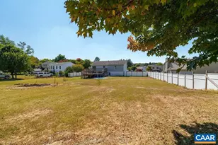 197 Sherwood Dr, Waynesboro, VA 22980 - Photo 3