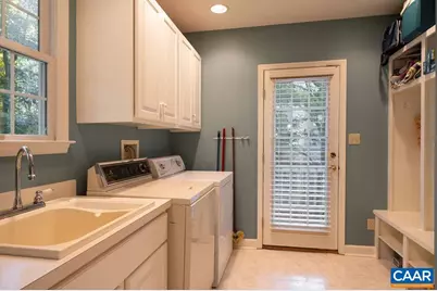 1549 Reynovia Dr, Charlottesville, VA 22902 - Photo 17