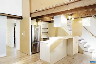 223 SW 4th St, Charlottesville, VA 22903 - Photo 5