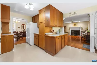 1018 Ashby Pl, Charlottesville, VA 22901 - Photo 3