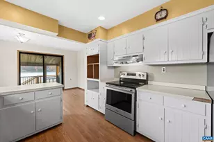 1753 N Lakeshore Dr, Louisa, VA 23093 - Photo 9