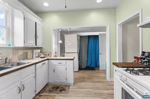 564 N Bath Ave, Waynesboro, VA 22980 - Photo 9