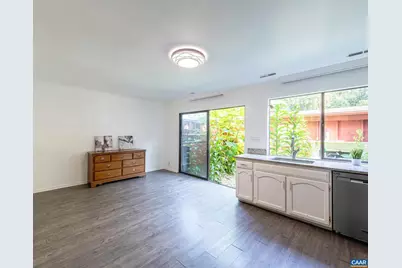 28 Woodlake Dr, Charlottesville, VA 22901 - Photo 21