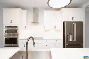 806 Wesley Ln, Charlottesville, VA 22911 - Photo 5