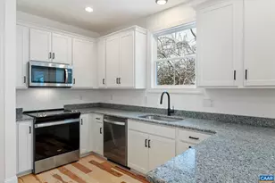 423 NW 10 1/2 St, Charlottesville, VA 22903 - Photo 13