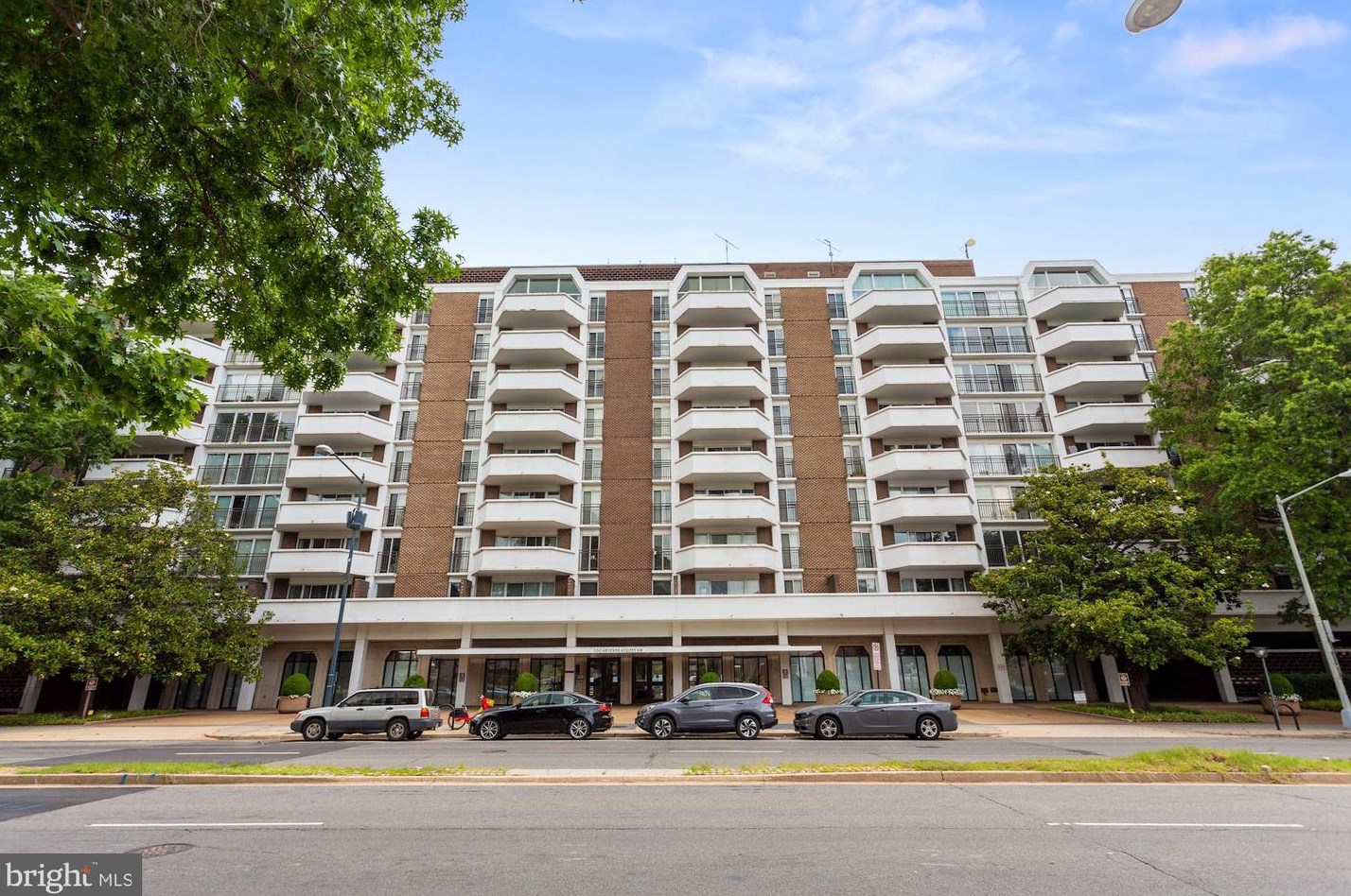 700 7th St, Washington DC  20001-3716 exterior