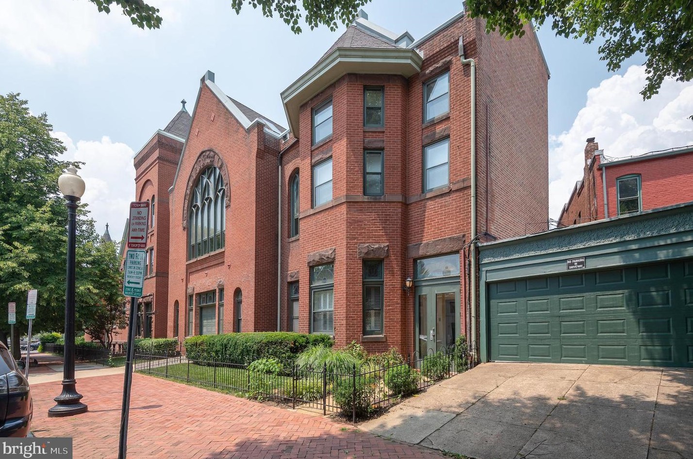 350 9th St, Washington DC 20003-2100 exterior