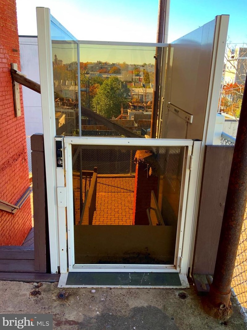 731 Euclid St, Washington DC 20009-4506 exterior