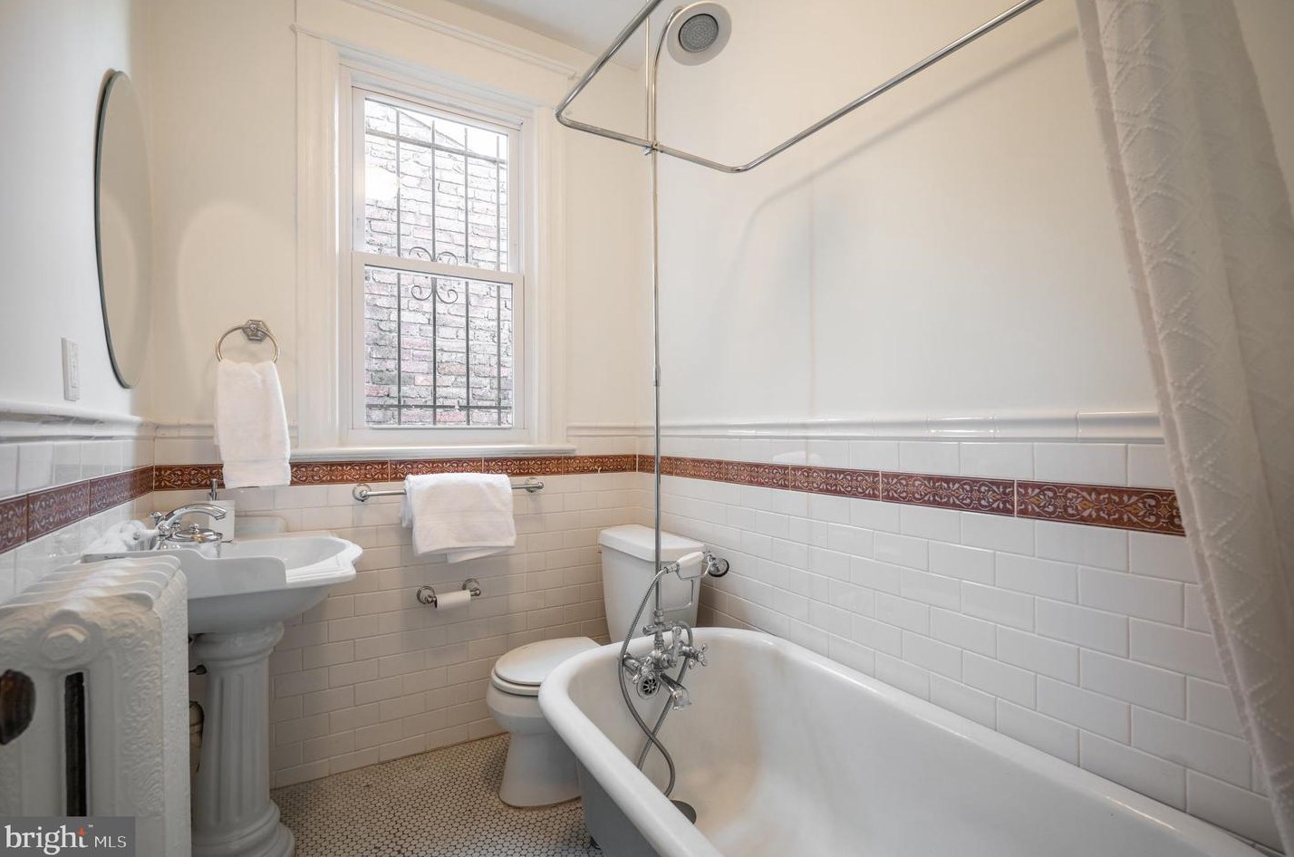 1302 Massachusetts Ave, Washington DC 20019-2941 exterior