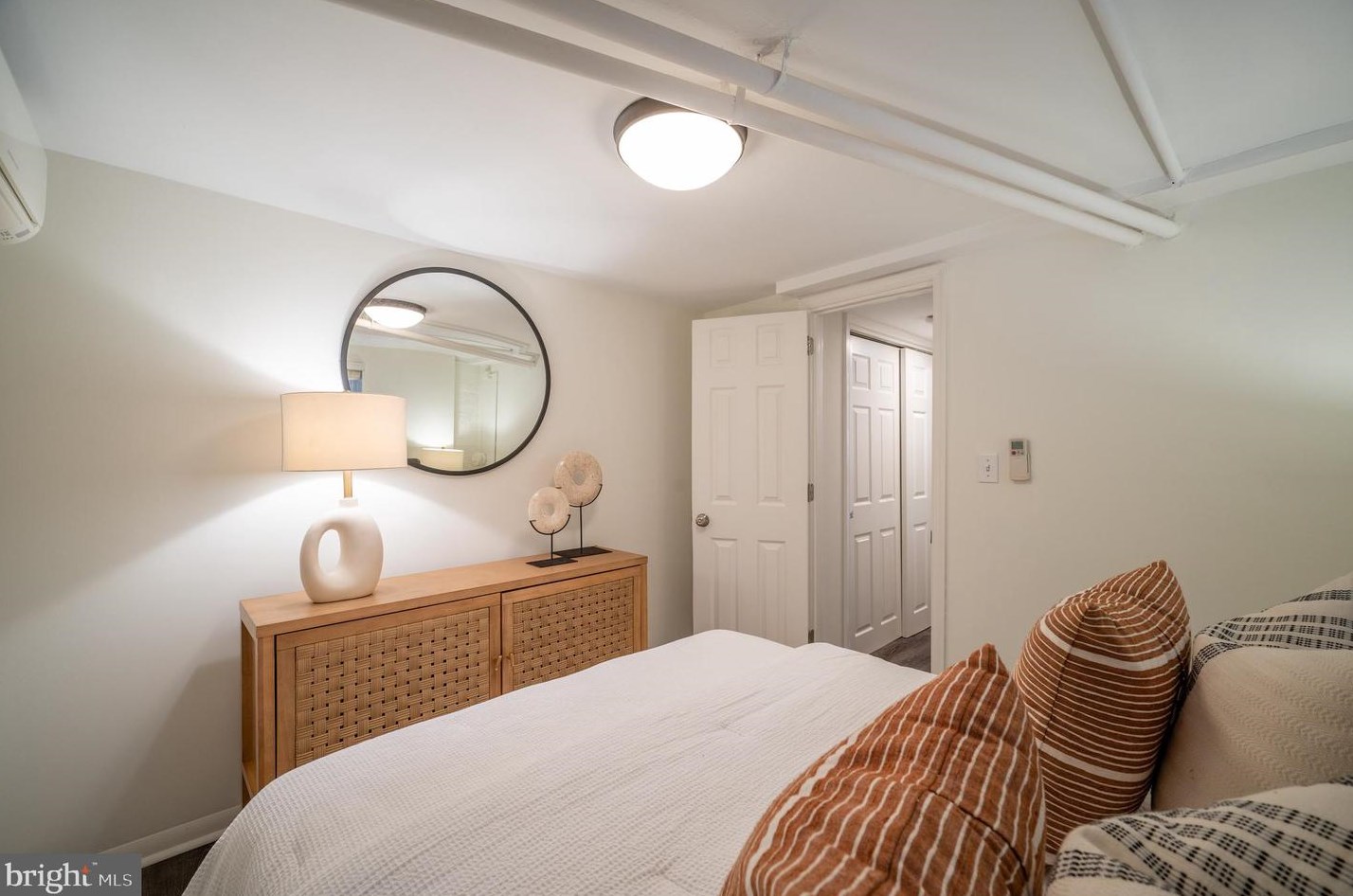 1302 Massachusetts Ave, Washington DC 20019-2941 exterior