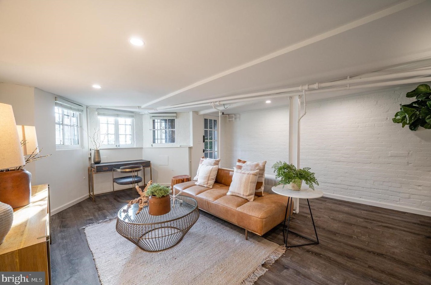 1302 Massachusetts Ave, Washington DC 20019-2941 exterior