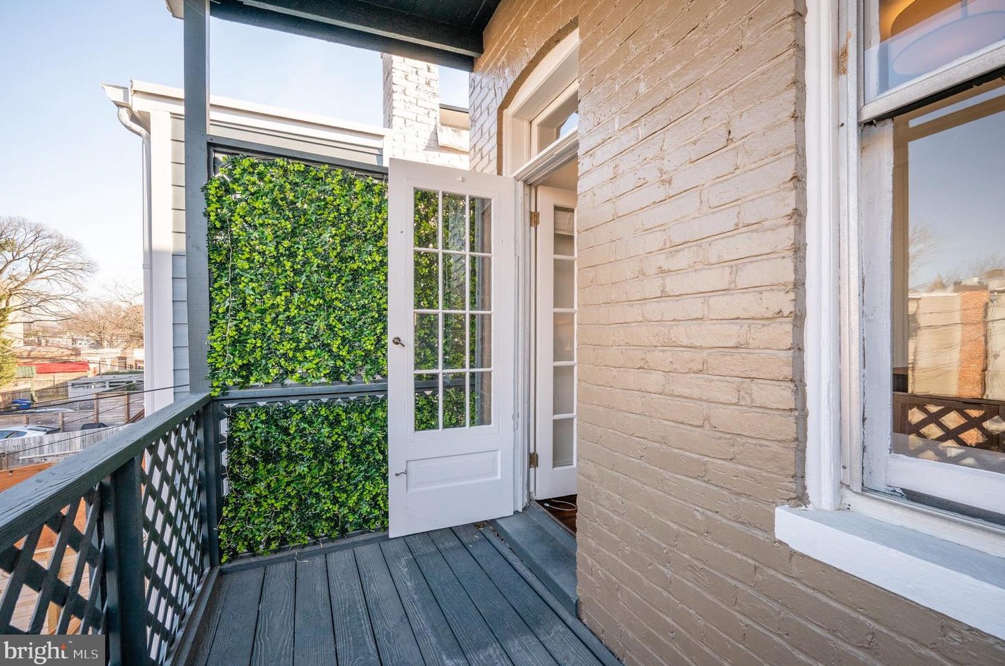 1302 Massachusetts Ave, Washington DC 20019-2941 exterior