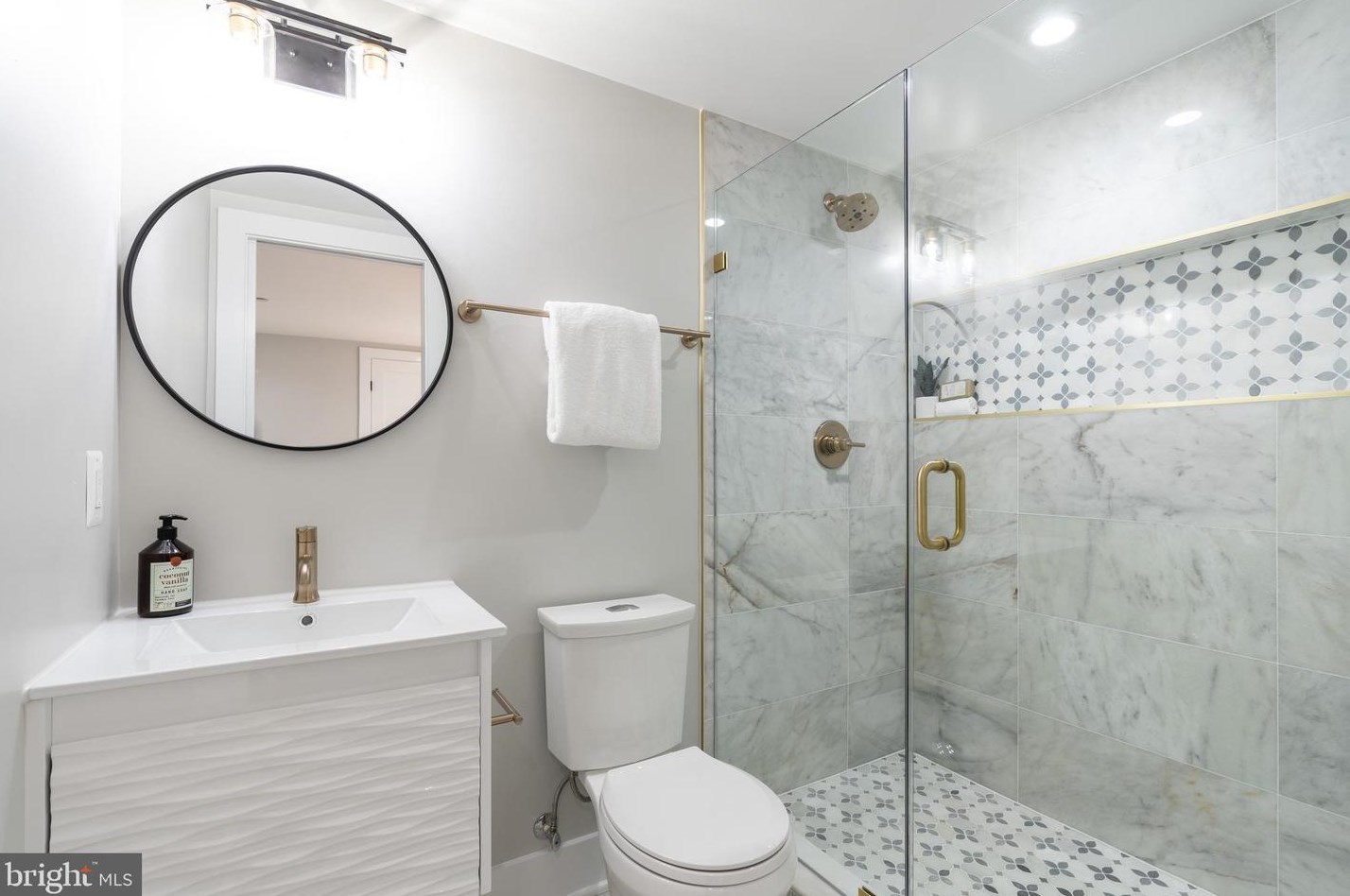 910 8th St, Washington DC  20002-3619 exterior