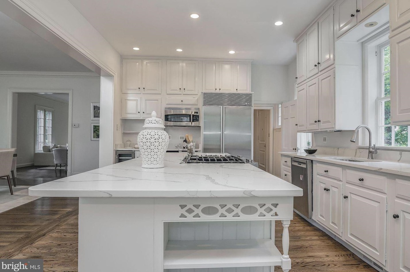 4625 Charleston Ter, Washington DC  20007-1912 exterior