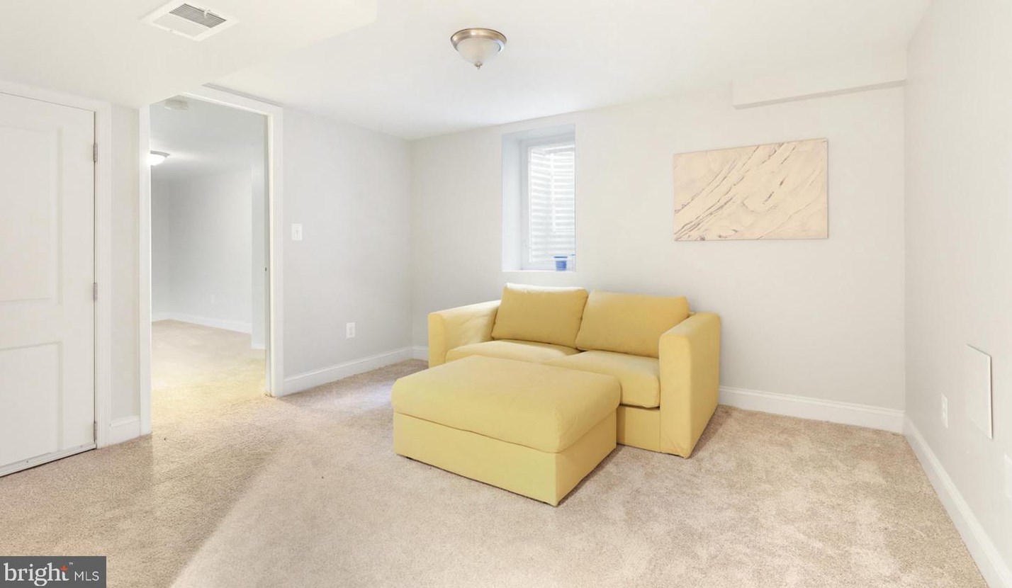 3459 25th St, Washington DC 20037-2209 exterior