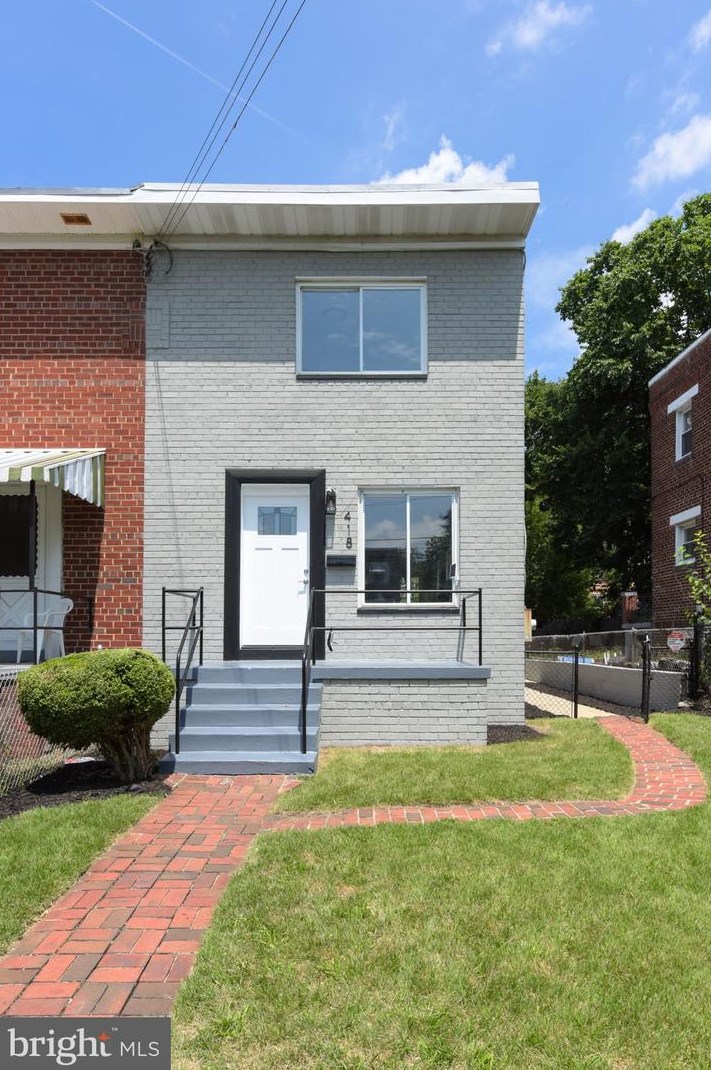 418 Brandywine St, Washington DC  20032-3653 exterior