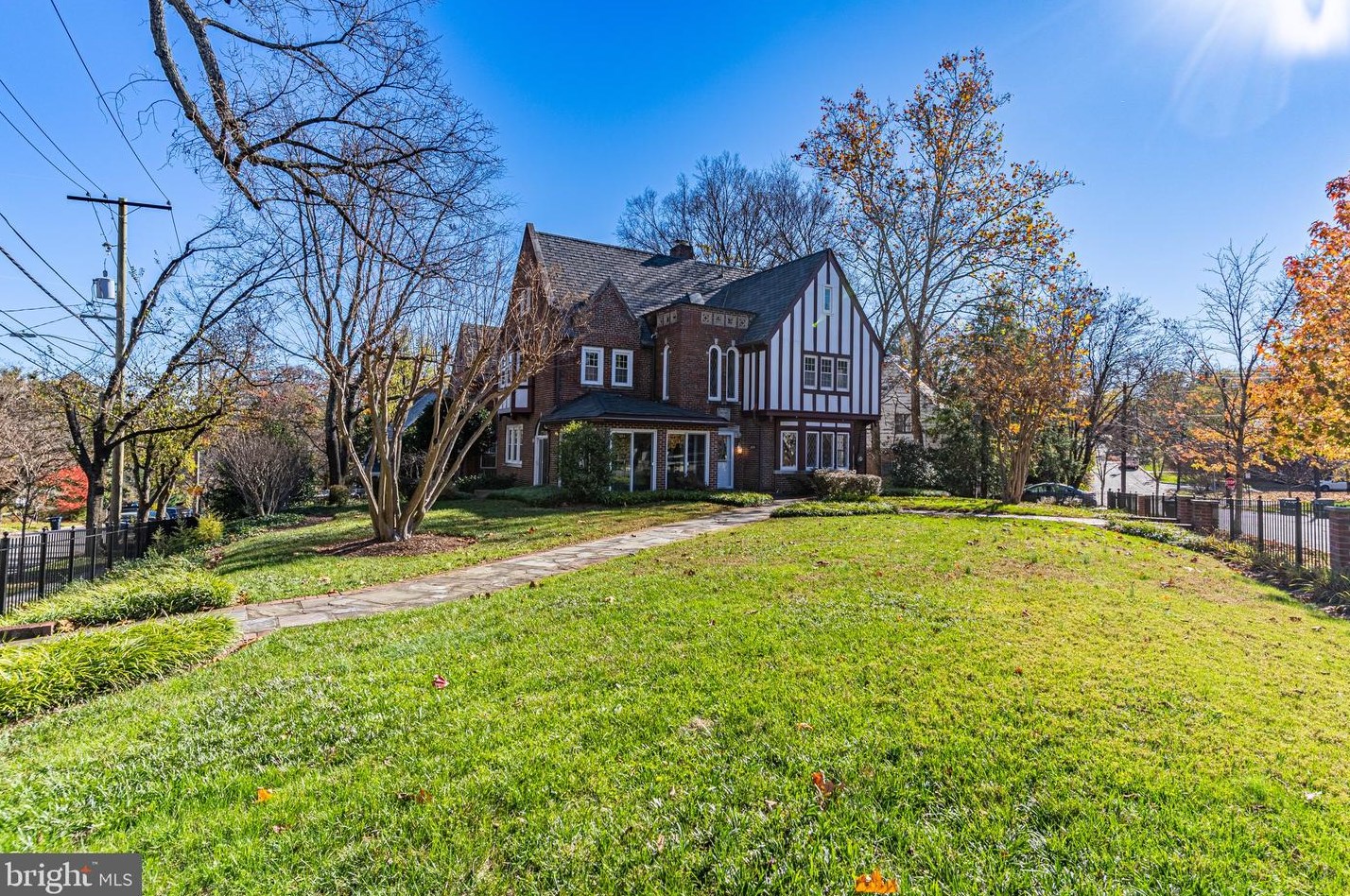 4828 Linnean Ave, Washington DC 20008-2123 exterior