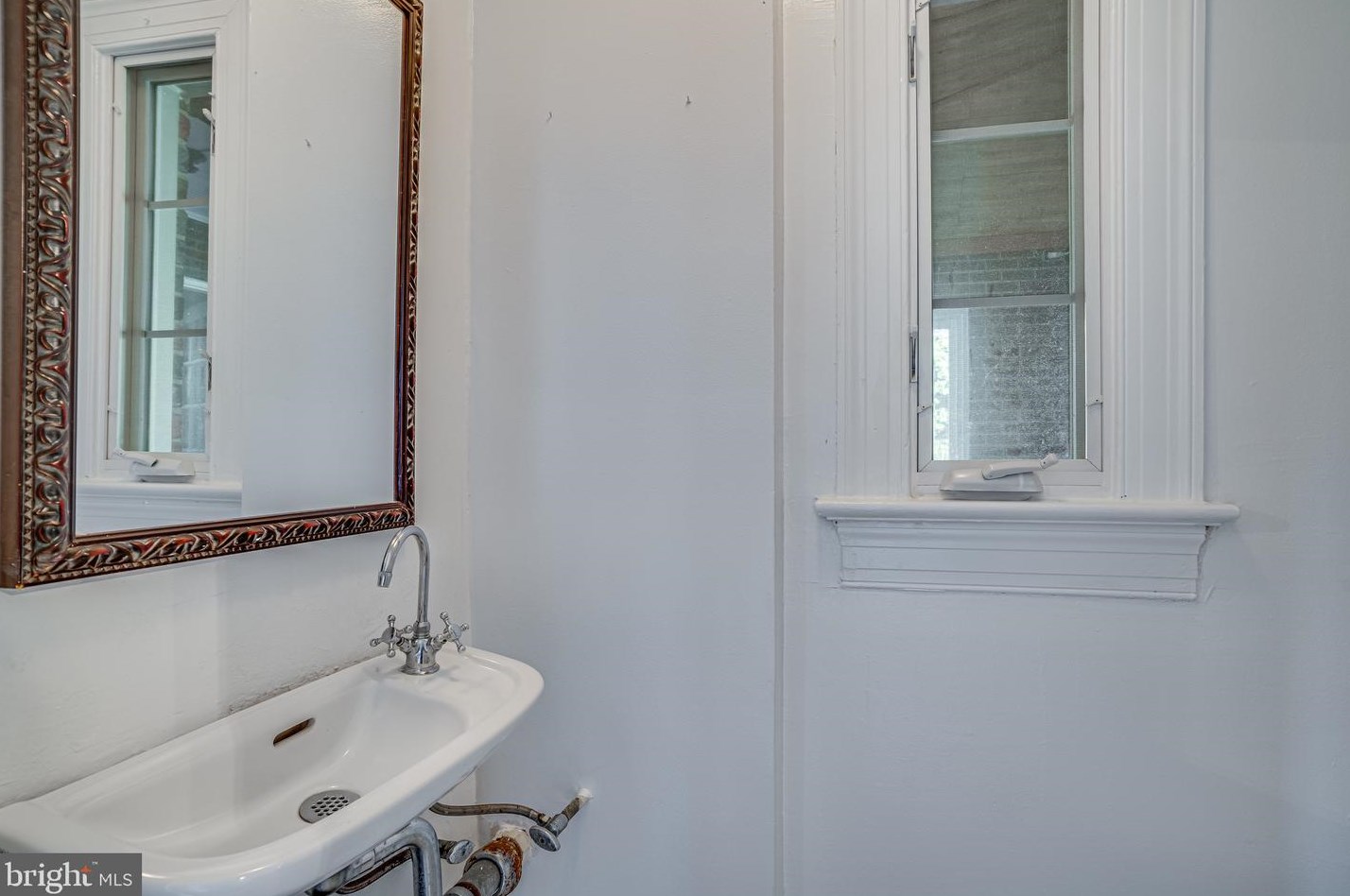 4828 Linnean Ave, Washington DC 20008-2123 exterior