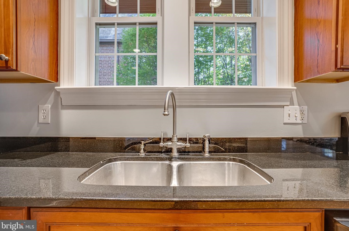 4828 Linnean Ave, Washington DC 20008-2123 exterior