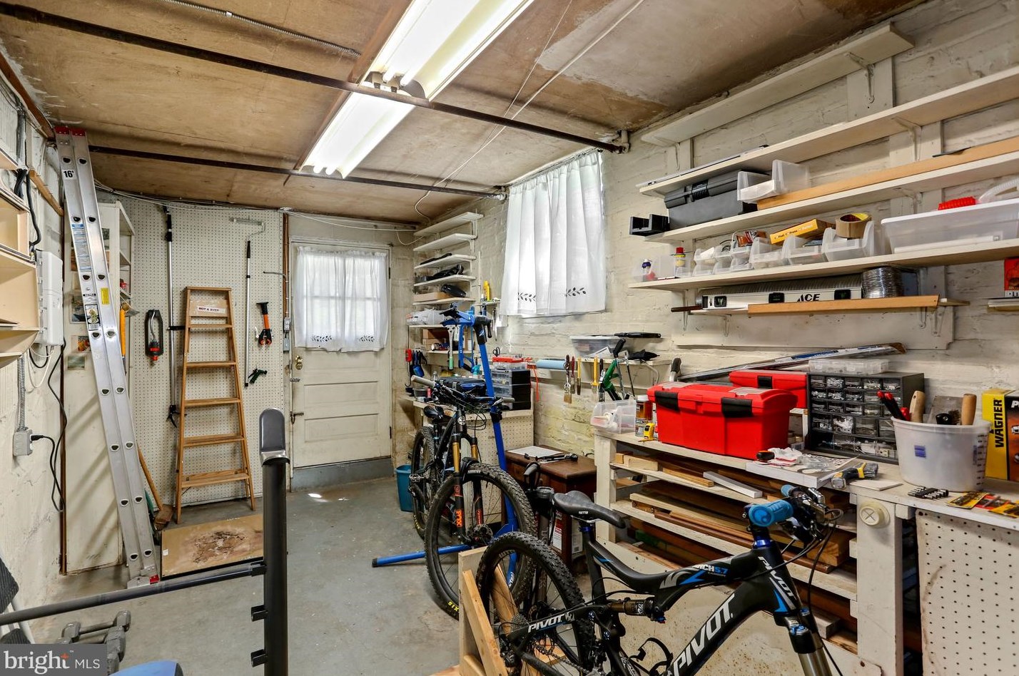 4417 Fessenden St, Washington DC 20016-4243 exterior