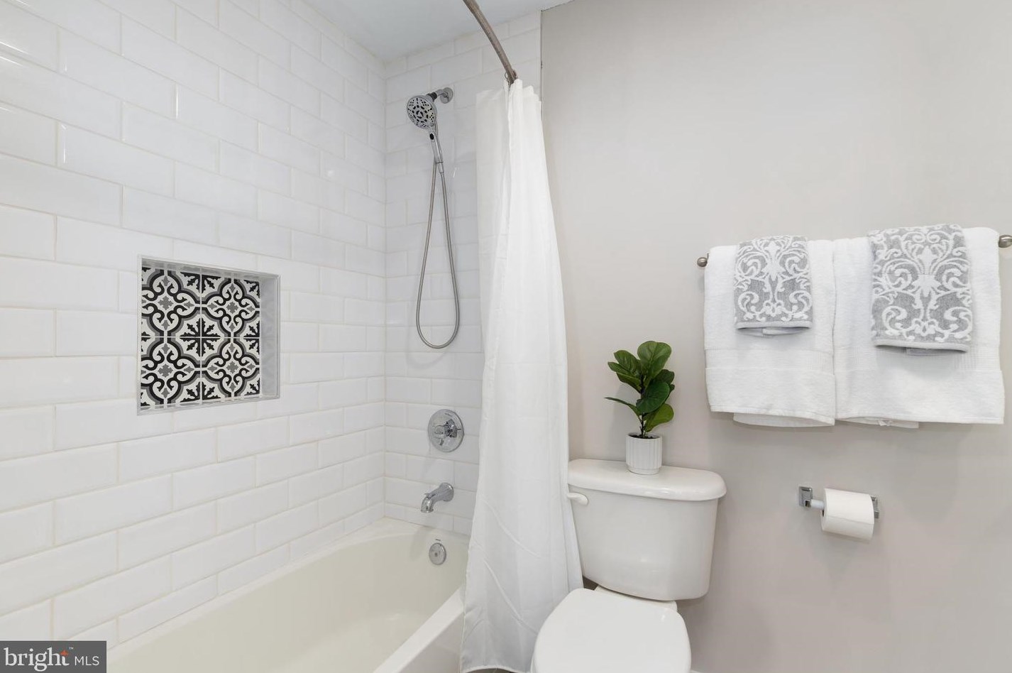 824 Capitol Square Pl, Washington DC 20024-2493 exterior