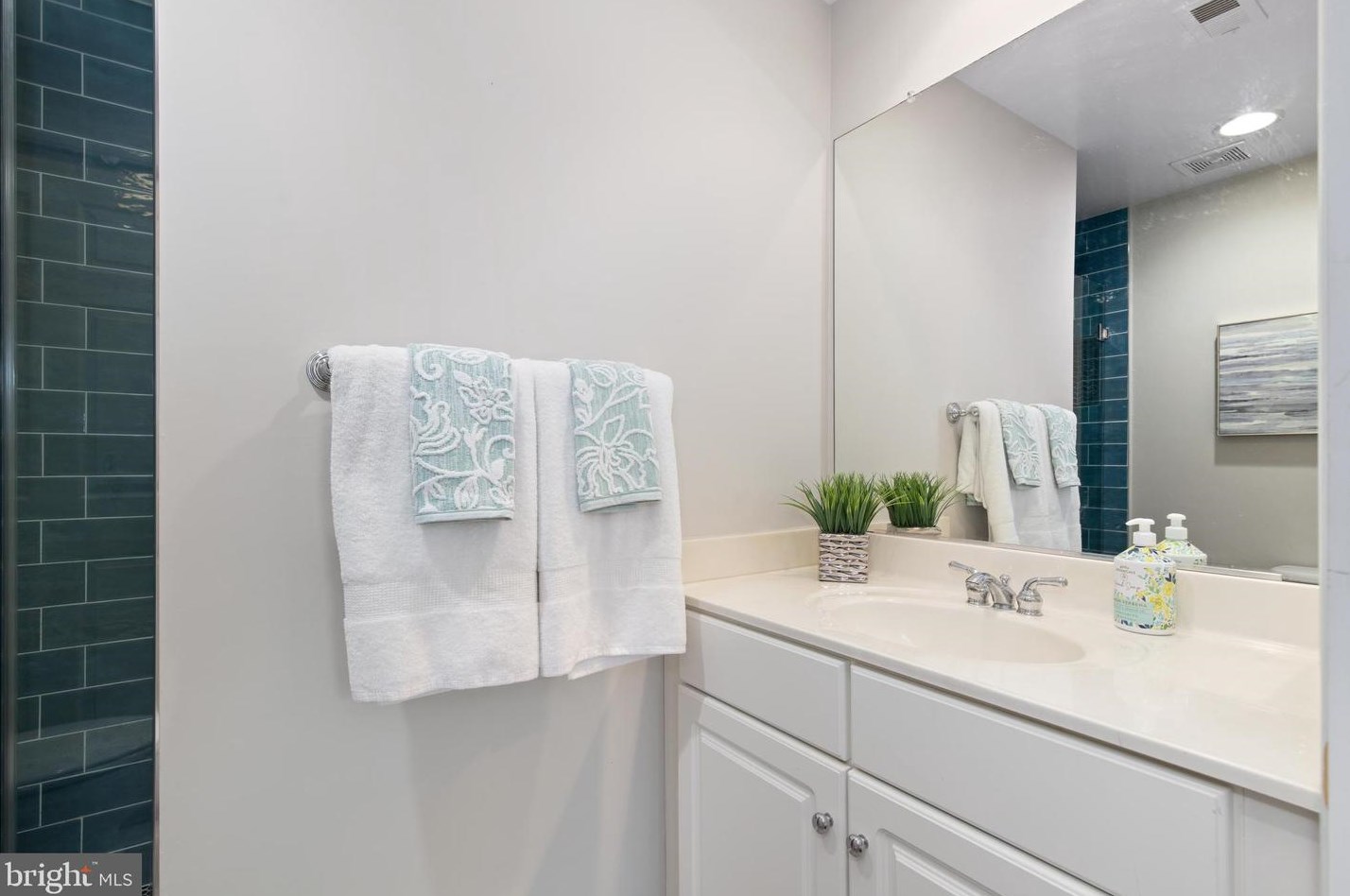 824 Capitol Square Pl, Washington DC 20024-2493 exterior