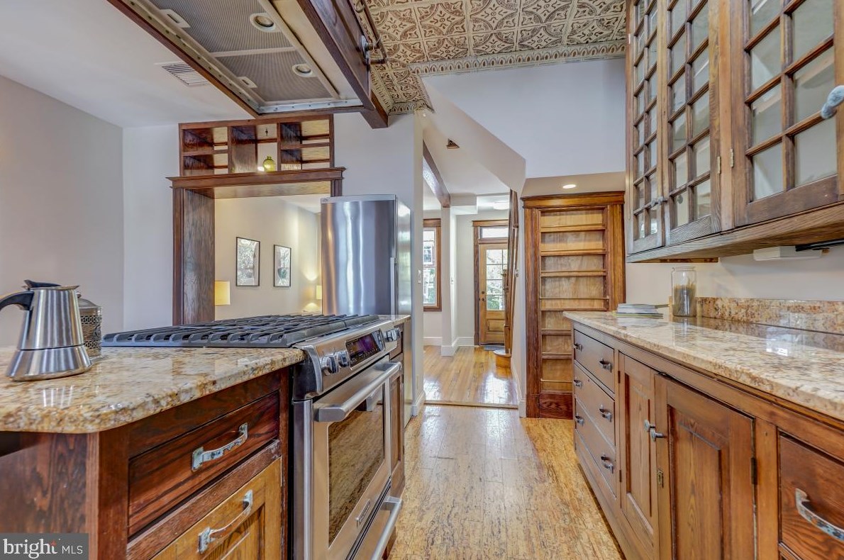 1320 Corbin Pl, Washington DC 20002 exterior