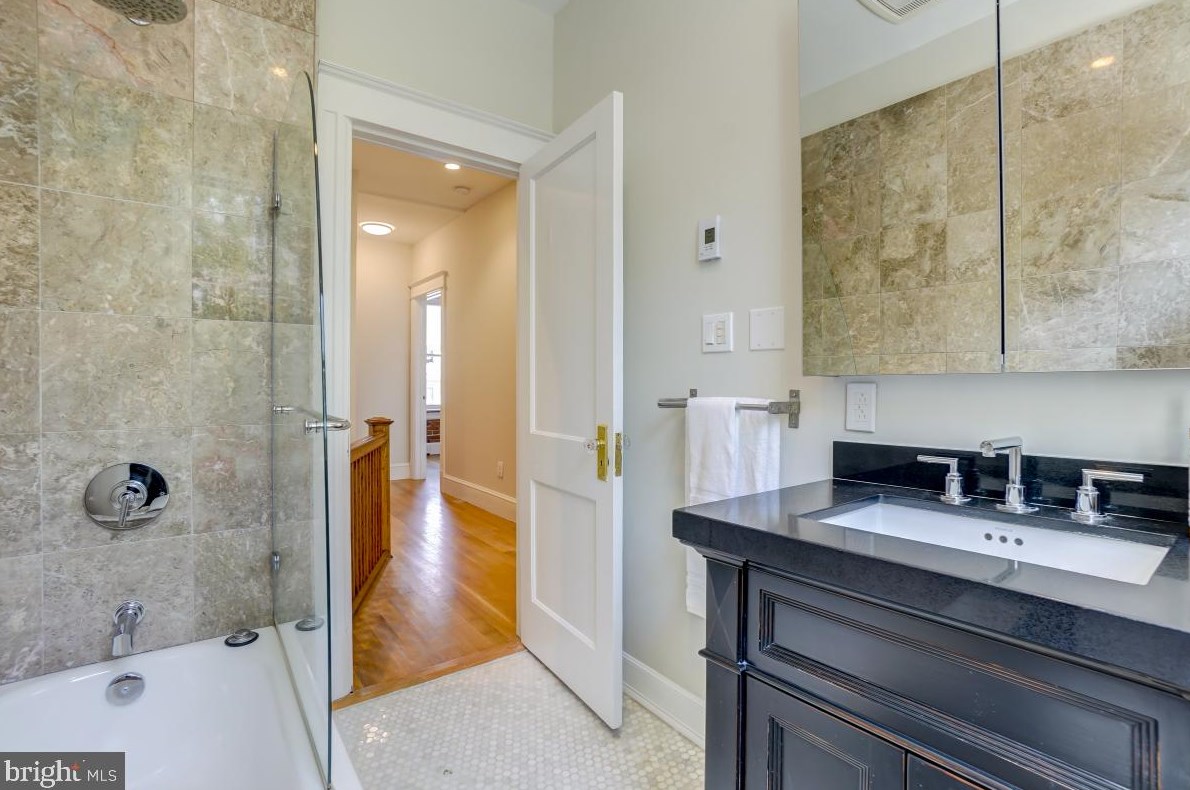 1320 Corbin Pl, Washington DC 20002 exterior