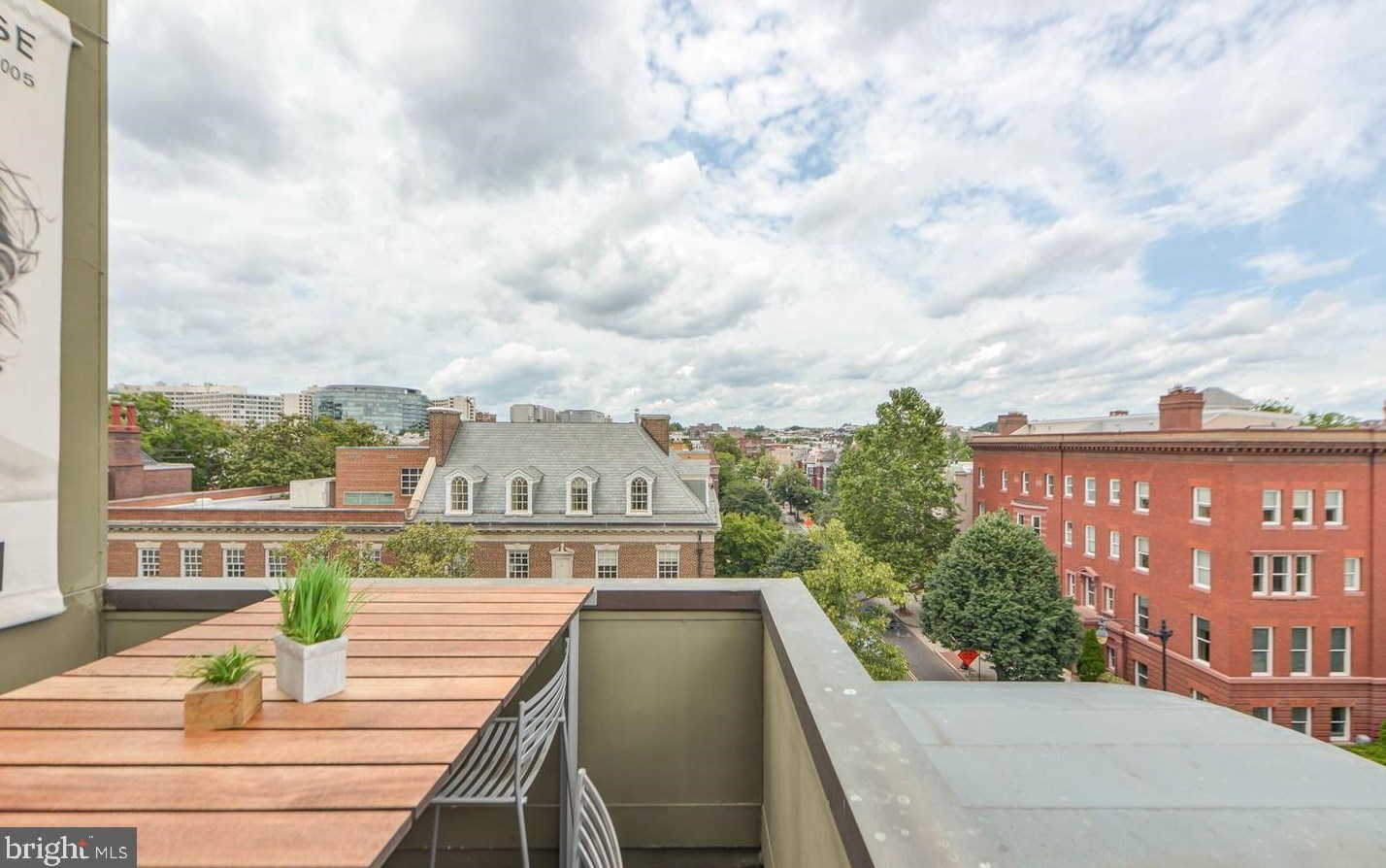 1626 18th St, Washington DC 20009-2551 exterior