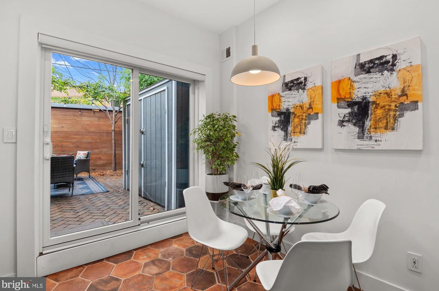 1521 Independence Ave, Washington DC 20003-1547 exterior