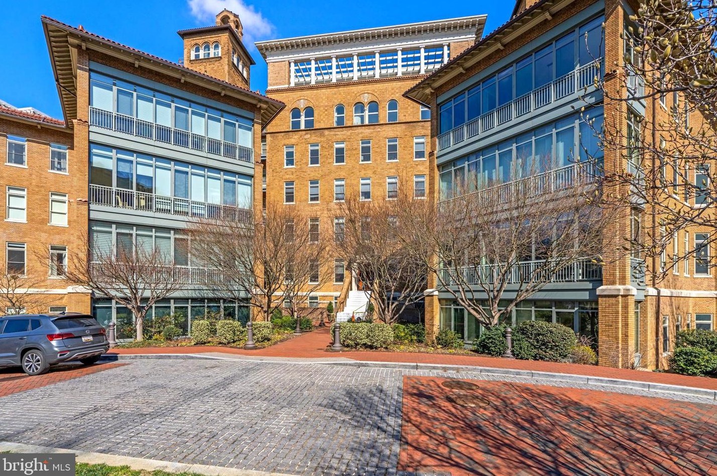 2425 L St, Washington DC  20037-2408 exterior