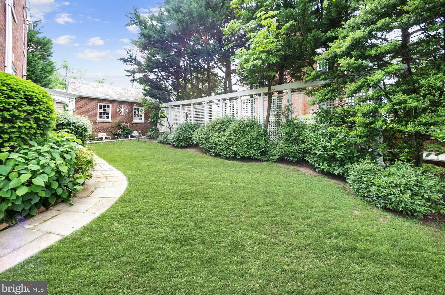 3800 Garrison St, Washington DC  20016-4218 exterior