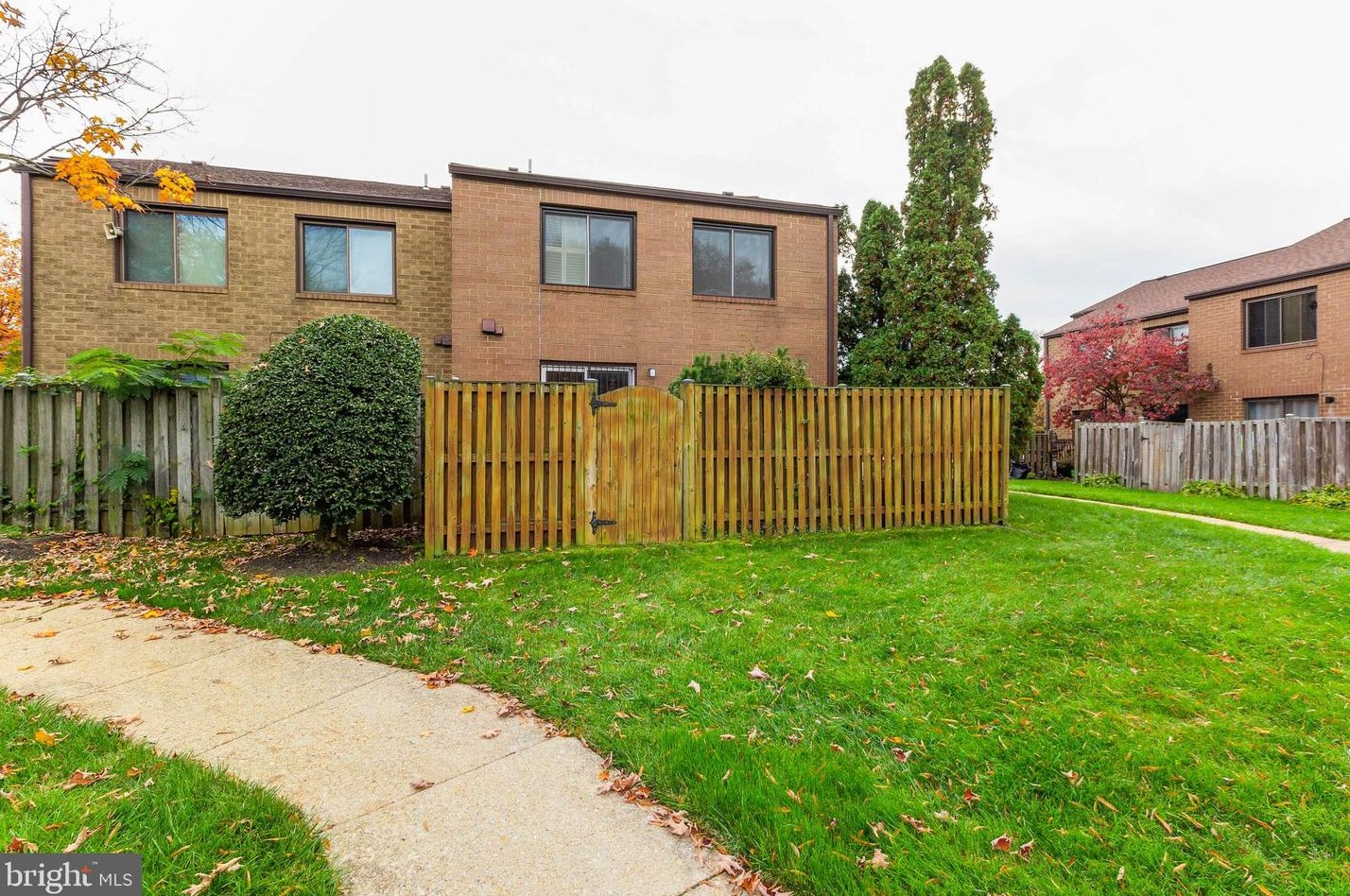 3110 Apple Rd, Washington DC 20018-1605 exterior