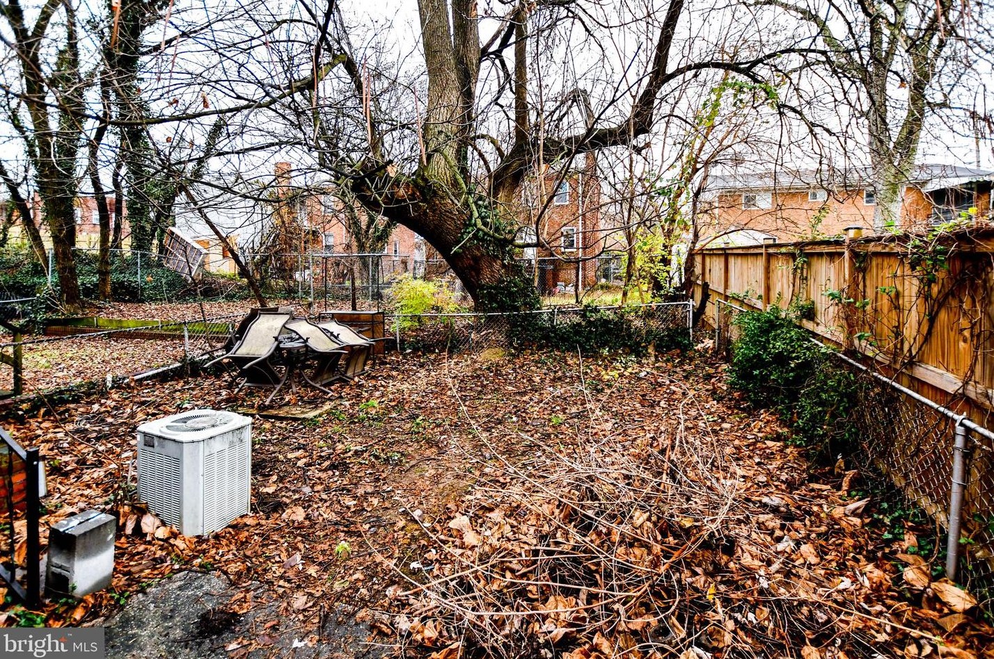 4609 Clay St, Washington DC 20019-1422 exterior