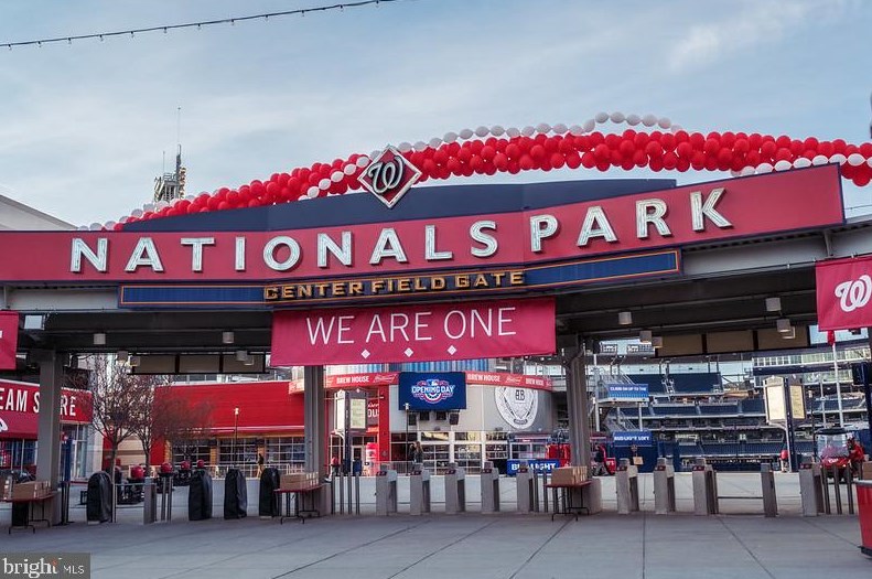 392 N St, Washington DC  20024-2904 exterior