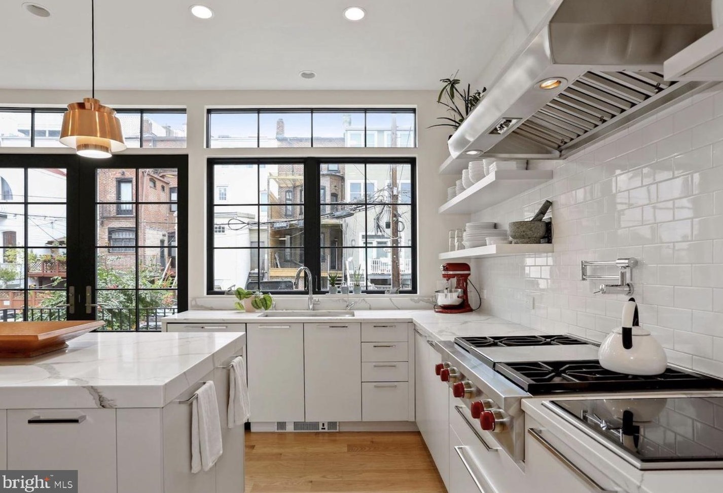 2017 Hillyer Pl, Washington DC  20009-1005 exterior