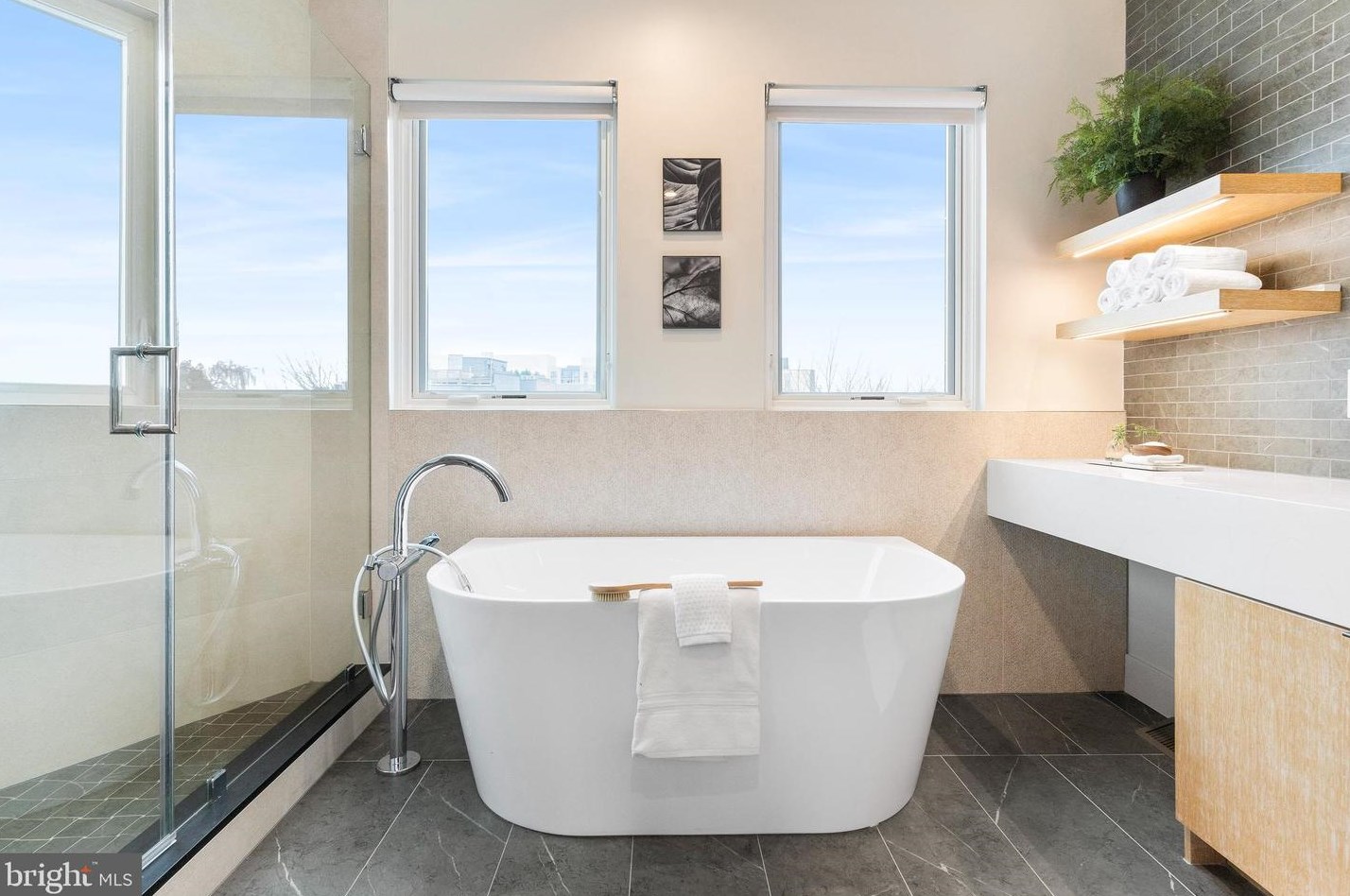 1850 5th St, Washington DC  20001-5111 exterior